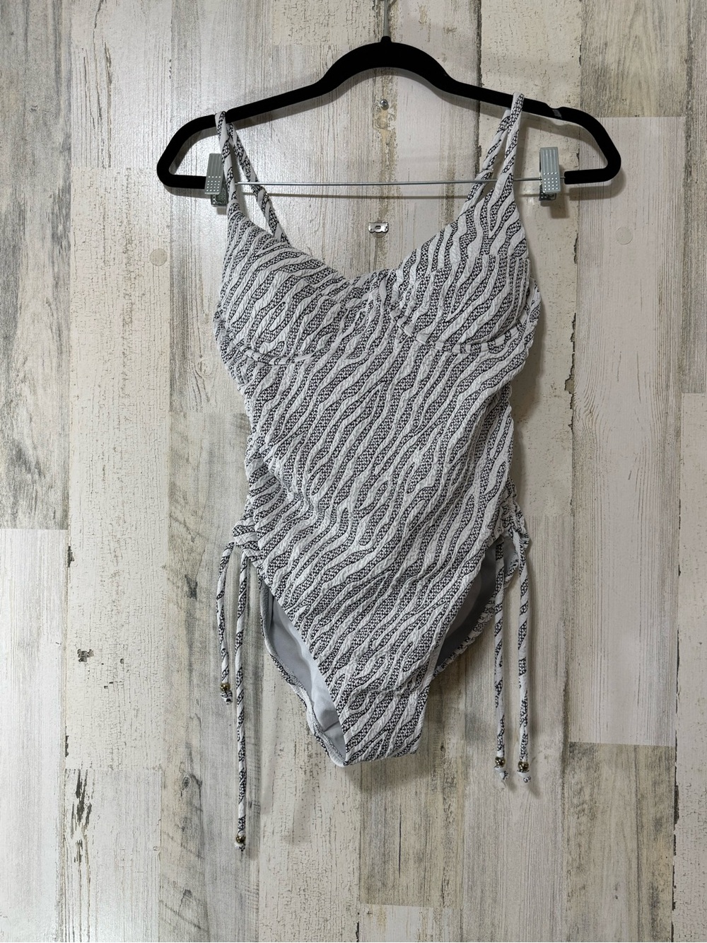 Gray & White Textured Striped Wave Ruching One-Piece Swimsuit